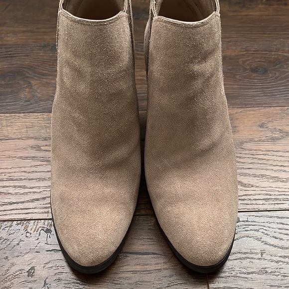 Women’s Shoes - Picture 2 of 7